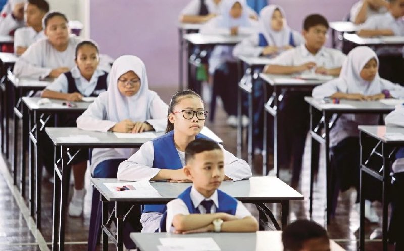 Ntsyaahm's tweet photo. Bagamanakah kemenjadian pelajar jika pemansuhan peperiksaan masih lagi dimansuhkan?

#pemansuhanpeperiksaan
#upsr
#pt3
#DigitalJourn
#JRN500
#JournHeboh
#visual

@JRN500 https://t.co/6m9vcec7tL