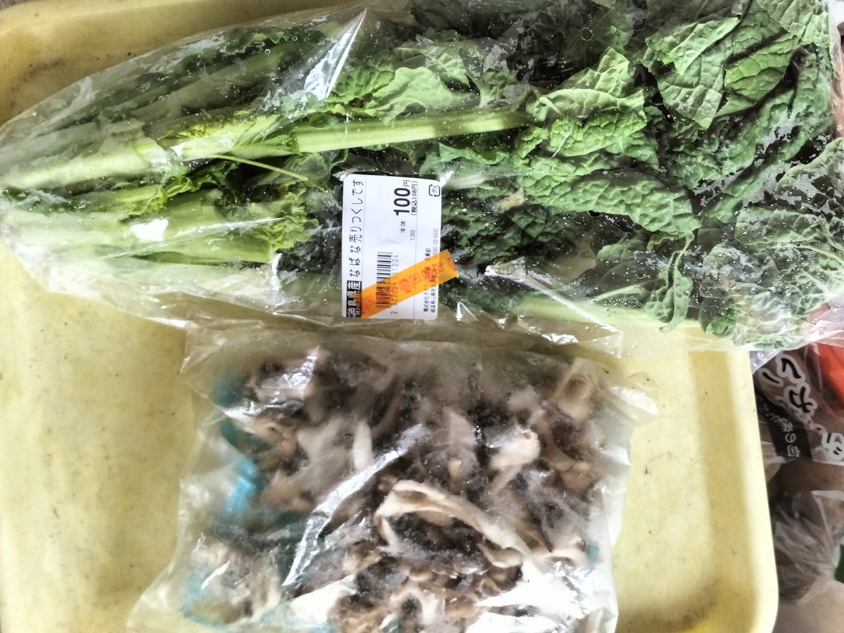 narasi17's tweet photo. また食べだしてから、撮り忘れに気がついた、なばな(アブラナ)は炒めても美味い https://t.co/EOxJHaIgIF