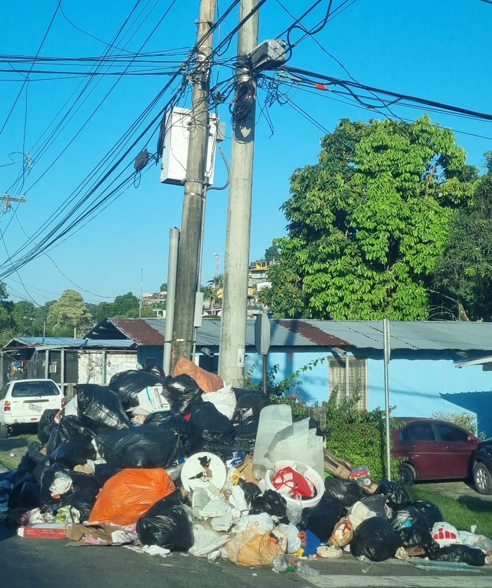 Por qué en otras áreas de la ciudad  no existen los Pataconcitos? / Calle San Isidro, San Miguelito.