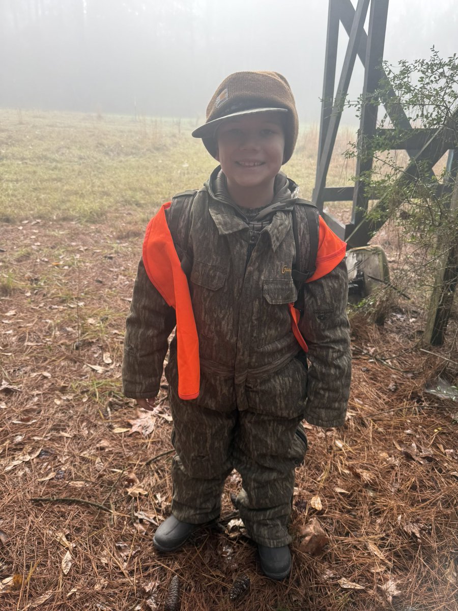 jarredroge's tweet photo. He just thinks we’re hunting https://t.co/KKY2hA2KSJ