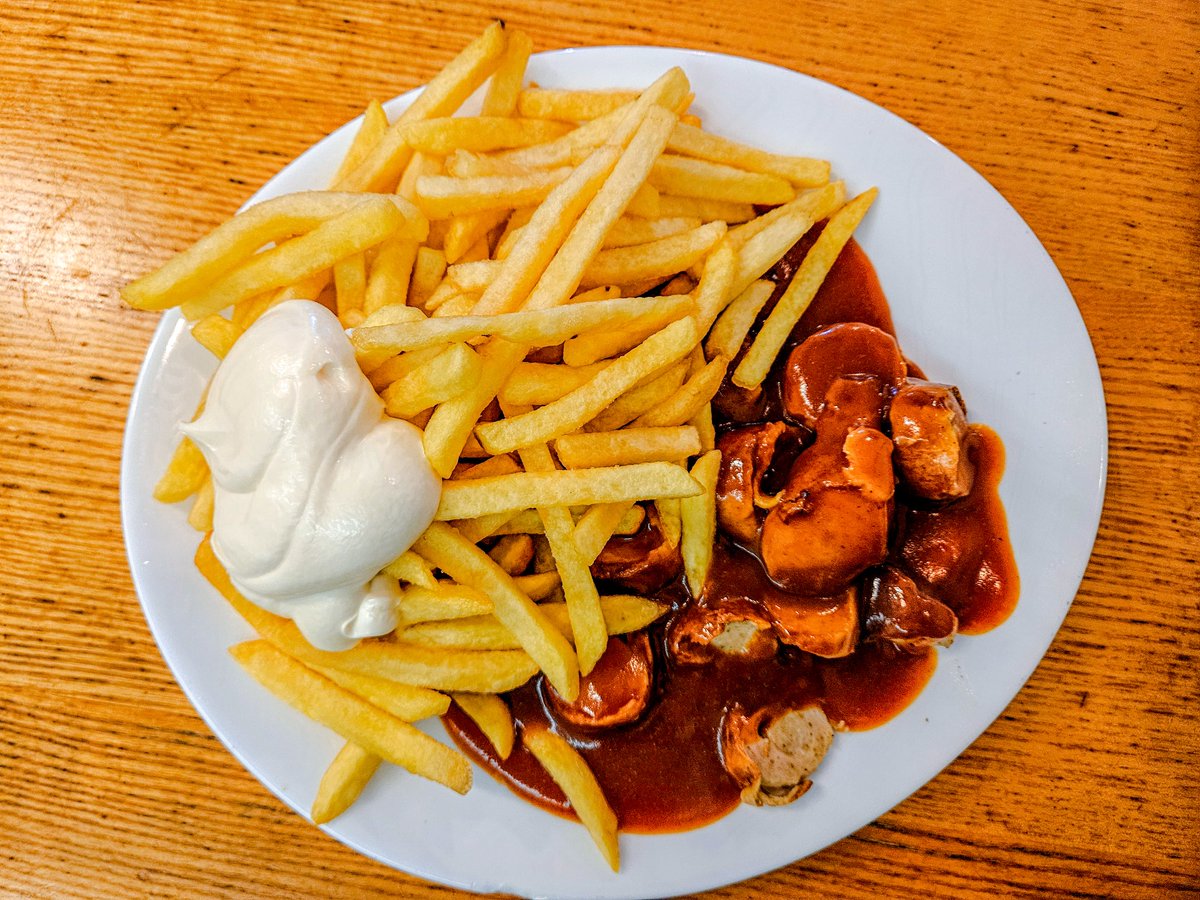potteinander's tweet photo. Hirschkampgrill in Oberhausen: Kultimbiss mit Ruhrpott-Charme! 🍟 Knusprige Pommes, solide Currywurst &amp; herzlicher Service. 🍴 Fairer Preis, kleine Schwächen, viel Liebe! #PommesRotWeiss #CurrywurstPommes #PottCheck https://t.co/sjq1l8P4gx