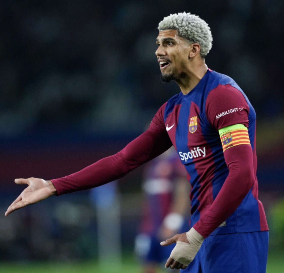 JuanluCP's tweet photo. Que jugador ‼️

Ojalá y hagan un esfuerzo por retenerlo por que es CLAVE para el devenir del año en liga y en champions si lo respetan las lesiones.

ESTANDO EN FORMA, junto con Rudiguer, los dos mejores defensores del fútbol actual (Mi Punto de vista). https://t.co/e2C398Oil5