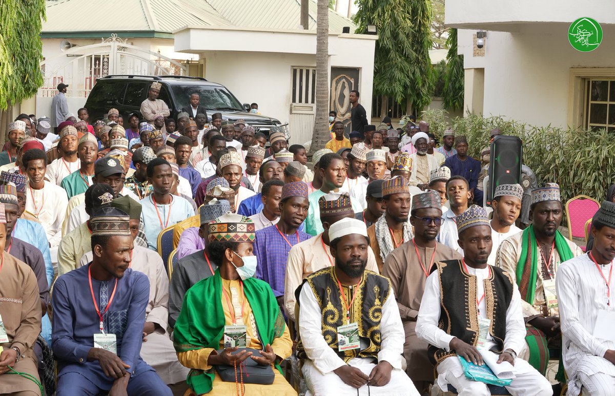 SZakzakyOffice's tweet photo. Leader Sheikh Ibraheem Zakzaky (H) delivered a closing remark to mark the end of the seminar organised by the Youth Forum of the Islamic Movement. The seminar is one of the annual programs held by the forum to celebrate the birthday of Amir al-Mu'minin Ali (AS) in Abuja.

In his remarks, the leader outlined the responsibilities of believing youth, emphasizing their duties toward Allah, themselves, their parents, and the community as a whole. He also encouraged them to make good use of their age by dedicating their efforts to serving Allah.

The programme featured various activities, including lectures, night vigils, and eulogy recitations. After the event, the forum presented an award to the leader.

12/Rajab/1446
12/January/2025