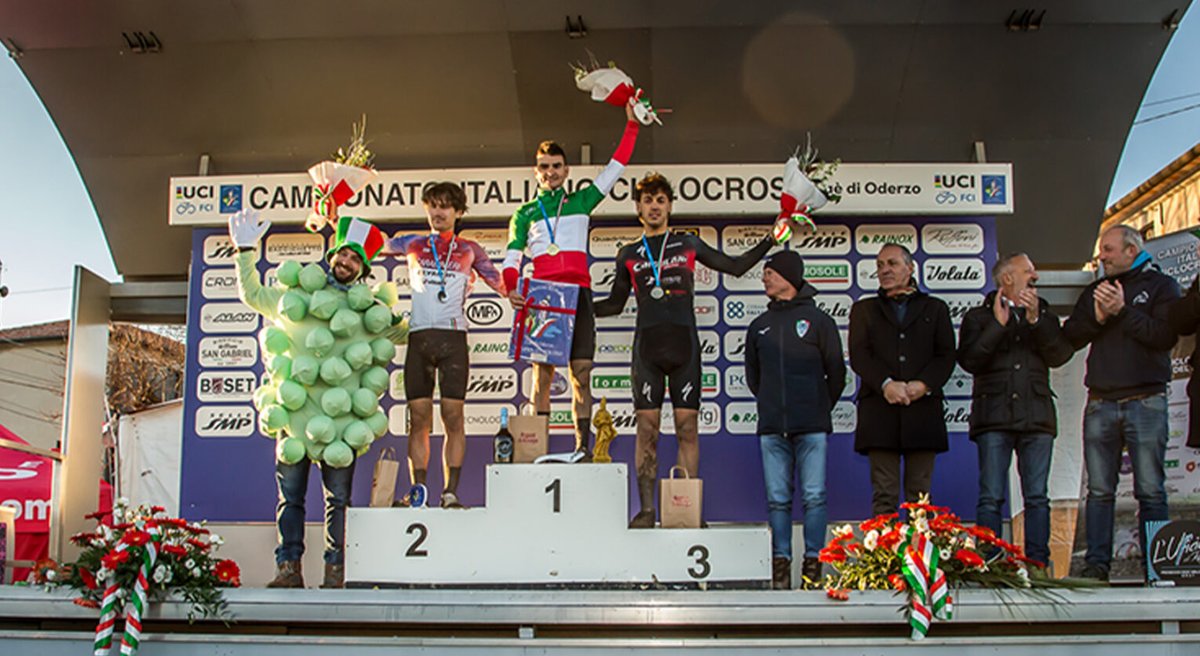 A Faè d'Oderzo un'edizione ad alta tensione agonistica dei tricolori di #Ciclocross con vittorie fra gli elite di Carlotta Borello e <a href="/gioelebertolini/">Gioele Bertolini</a>. Ottima l'organizzazione di <a href="/BarattinDonato/">Donato Barattin</a> 
#bicipro #ciclismo #cycling 
bici.pro/news/cross/bor…