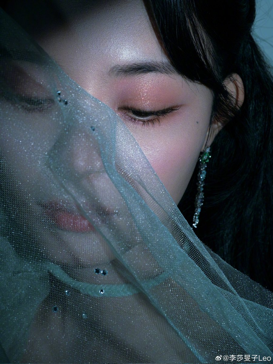 CdramaL's tweet photo. ✨| A cantora #LeoLi para o Weibo Night 2024 ✨ https://t.co/Ci4JA8yOsF