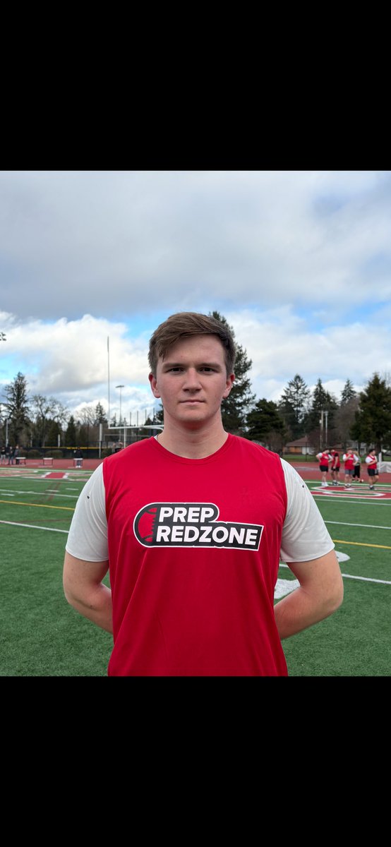 mialilymhkhf's tweet photo. 6-5 230 pound 1st Team All Metro DE ⁦@M_Kane25⁩ of Beaverton .. One of Oregon’s most talented uncommitted 25’s ⁦@PrepRedzoneOR⁩ #PRZShowcase https://t.co/h6FpBAGfJM