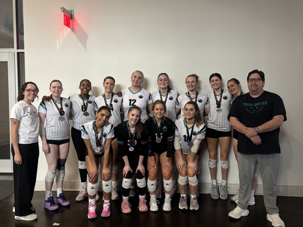 allicorl8's tweet photo. 2nd place in 17 OPEN today @ Southern Power!! great way to start the season🔥
highlights on hudl✅ @TriadUnited_VB @mikelondonpost3 @ERMustangsVBall @NCSACoachK https://t.co/ZM0d9Ml0rH