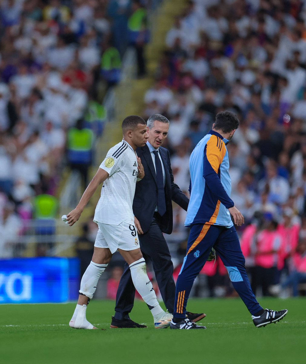 AdriRM33's tweet photo. Así jugó Kylian Mbappé casi todo el partido y fue el mejor.

Muchos deberían pedirle perdón. https://t.co/F9SkANnMIu