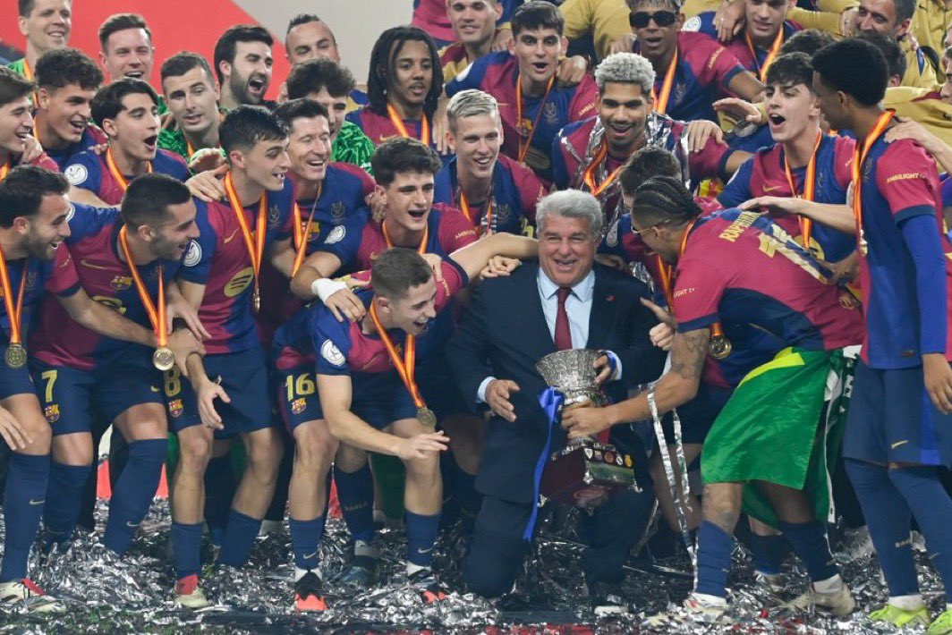 M56__T's tweet photo. SUPER CHAMPIONS 🏆 https://t.co/D6A7nsGWoL