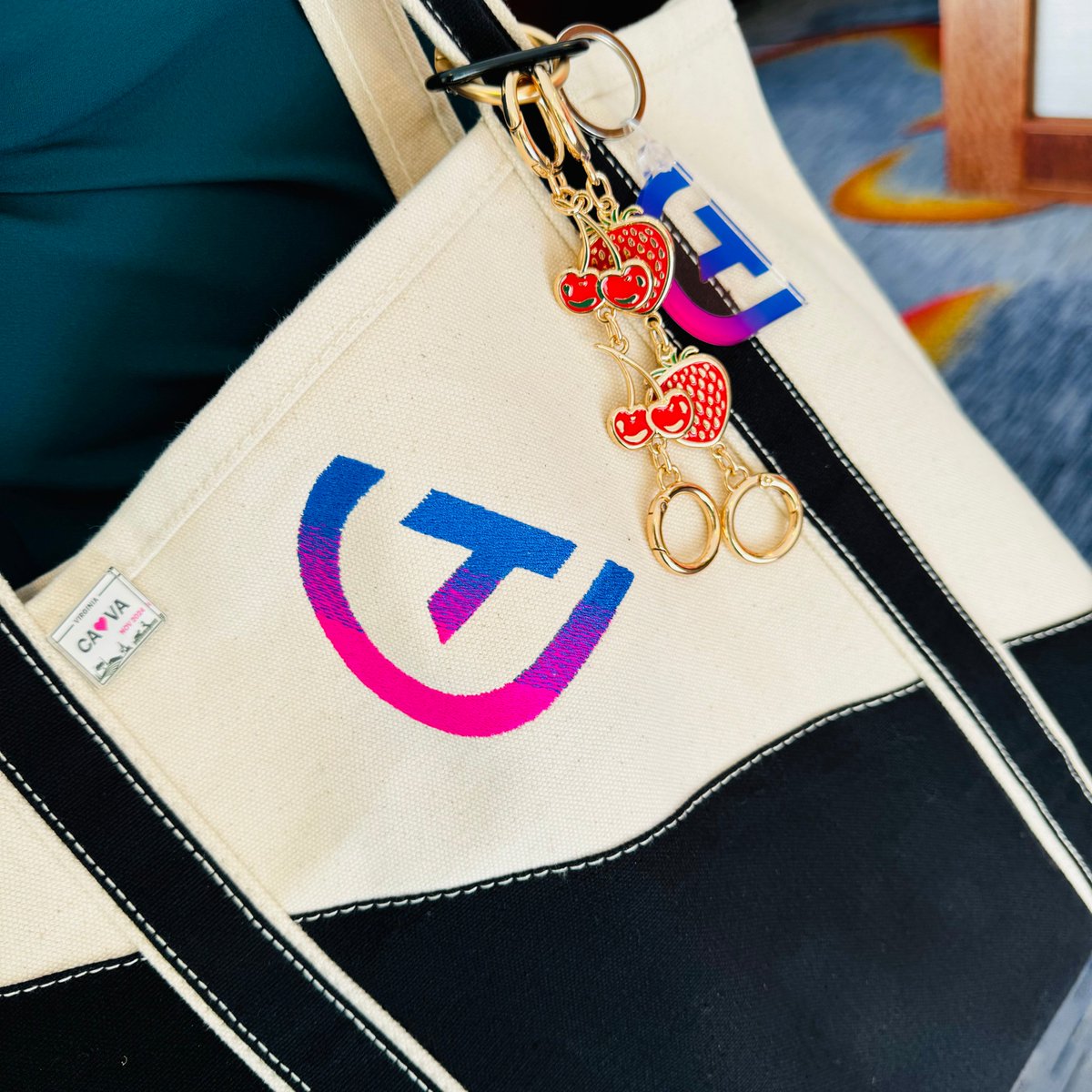 hellocatalytic's tweet photo. Catalytic has officially landed in SF for #JPM2025! ✈️Give us a shout if you’re here, too. We’d love to say hi between meetings or at the @BiotechCH networking event we’re co-sponsoring on January 14 👉 https://t.co/TEt3OWonzx. Hope to see you there! https://t.co/e2eRb6gctk