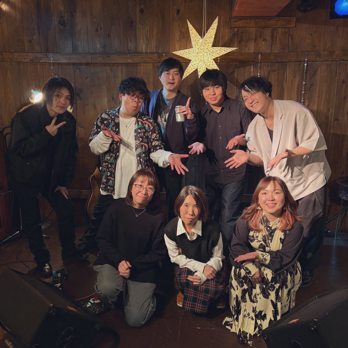 hmymsaxo's tweet photo. 遅くなりましたが、一昨日は加藤真由@katomayu10 サポートで秋葉原ドットドット秋田犬🐕にて「Merry Gate」という企画に出演させていただきました！

真由とは久しぶりの共演でした🎹🎷
真由作曲の素敵な作品に身を委ねて、楽しく演奏出来ました😊♬.*ﾟ

個人的には夏からの活動休止以来久しぶりのライブで、緊張もしましたが音楽が出来て本当に幸せだなあと感じるライブとなりました🥹🩷

他の出演アーティストのみなさんも素敵な方たちで、沢山刺激をいただきました❤️‍🔥

ライブを企画してくださった@mayu29750183 さん、ありがとうございました！！お誕生日おめでとうございます🎂

配信機材トラブルにより残念ながら私の出演した所が配信出来なくなってしまいましたが、録音していましたのでご興味のある方には音源を送らせていただきます！お声かけください🙇🏻‍♀️✨
ぜひ真由の素敵な作品たちをお聴きいただけると嬉しいです😌✨

今年は楽しく音楽をしていきます🎷❤️‍🔥