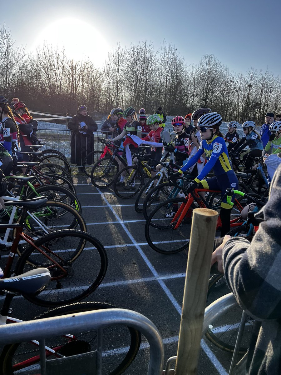 Anna Cox tweet media