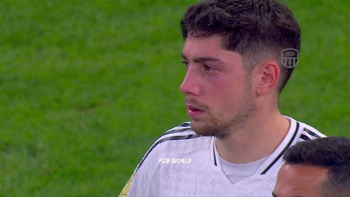 _su6an's tweet photo. اكثر لاعب حزين عليه..

ما يدري يسد ثغرة الظهير ولا المساحات اللي يتركها الهجوم ولا ضعف خط الوسط؟ ولا يروح يسوي زياده عدديه بالهجوم

اقسم بالله حرفيًا ماهو عارف وش يسوي، ولا عارف وين يغطي من قوة الكوارث بالفريق

اشفق عليه والله 😢 https://t.co/qgYGGqcKH3