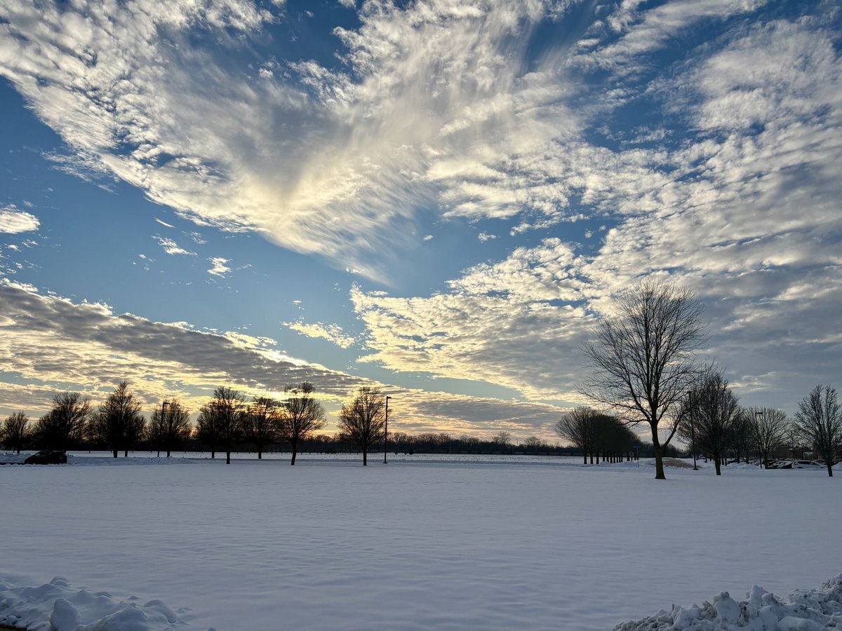 The winter sky this afternoon looks absolutely beautiful!