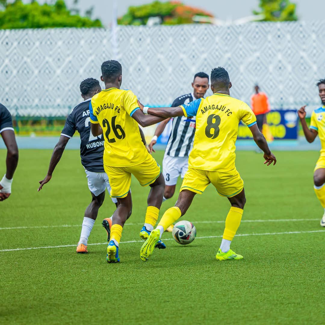 MRutagarama1's tweet photo. Ndahera Ku ba @rayon_sports no mwabyinnye #Murera #Mukeba nawe atakaje?😆@HuyeDistrict muhereye kuri #Recettes z’ikibuga muze kuba #Abasirimu mutwereke ibyo #Ibirori bya 4 jrs bisigiye #Akarere @huyepsf31765 #Service @A_sebutege @huyepsf31765 @ClaudeHitman @ephremkay https://t.co/DrtgyfgR96