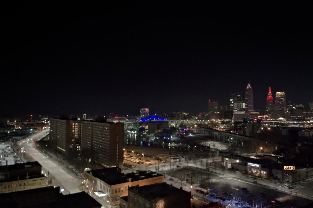 ProppedP's tweet image. Looking at downtown Cleveland from Ohio City from the air