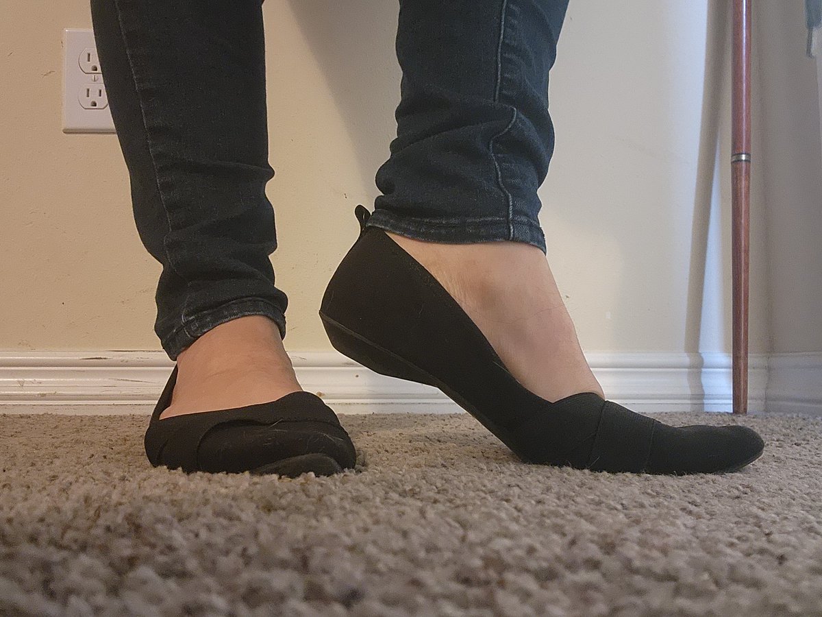 solevixen357's tweet photo. Rocking flats 

#solevixen357
#flats
#anneklein https://t.co/WbHbm0AfNM