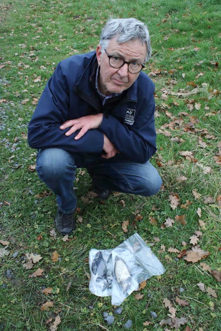 Northeast England Beached Bird Surveys (@nebbs11) on Twitter photo Following Storm Darragh (Dec 2024), beached bird surveyor Tom Patterson found remains of five little auks on the Northumberland shore. He collected two intact specimens with care in case of bird flu (photo: Tom with two bagged little auks). @NENature_ <a href="/NTBirdClub/">Northumberland & Tyneside Bird Club</a> <a href="/NorthWildlife/">Northumberland Wildlife Trust</a> Following Storm Darragh (Dec 2024), beached bird surveyor Tom Patterson found remains of five little auks on the Northumberland shore. He collected two intact specimens with care in case of bird flu (photo: Tom with two bagged little auks). @NENature_ <a href="/NTBirdClub/">Northumberland & Tyneside Bird Club</a> <a href="/NorthWildlife/">Northumberland Wildlife Trust</a>