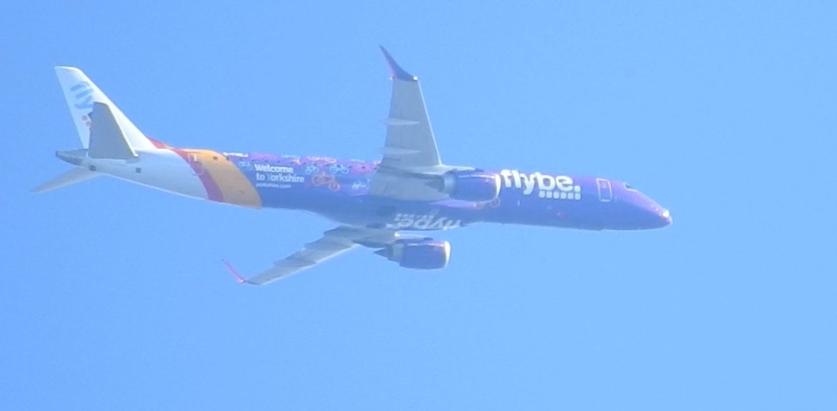 DAviation17's tweet photo. Here's a Throwback shot of @flybe Flight BE405 (GFBEJ) Embraer ERJ 190/200LR seen here In "Welcome To Yorkshire Livery" from Belfast City to Birmingham International Airport (BHX) on 15/02/18. #Gfbej #BE405 #Flybe #Flybeairlines #embrarer
#ERJ190 #WelcomeToYorkshire https://t.co/EXZJ6YJ43C