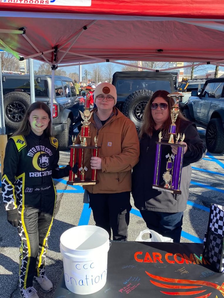NiteNiteCow_00's tweet photo. #cowpilot was out today with Zach, making one of his biggest wishes come true. He wanted a car show, 4000 cars showed up for this young cancer patient. https://t.co/i0DPT7mx4U