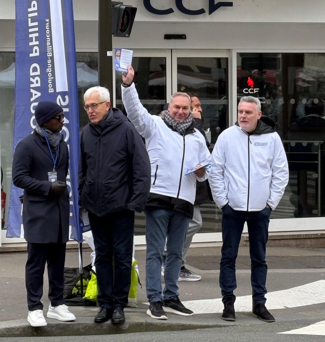 2jerph's tweet image. Fin d’un beau week-end de mobilisation avec @virginiemathot et toute l’équipe !

Merci à nos militants qui bravent le froid pour porter notre candidature d’union et de responsabilité pour #BoulogneBillancourt !

À demain 😍

#Circo9209