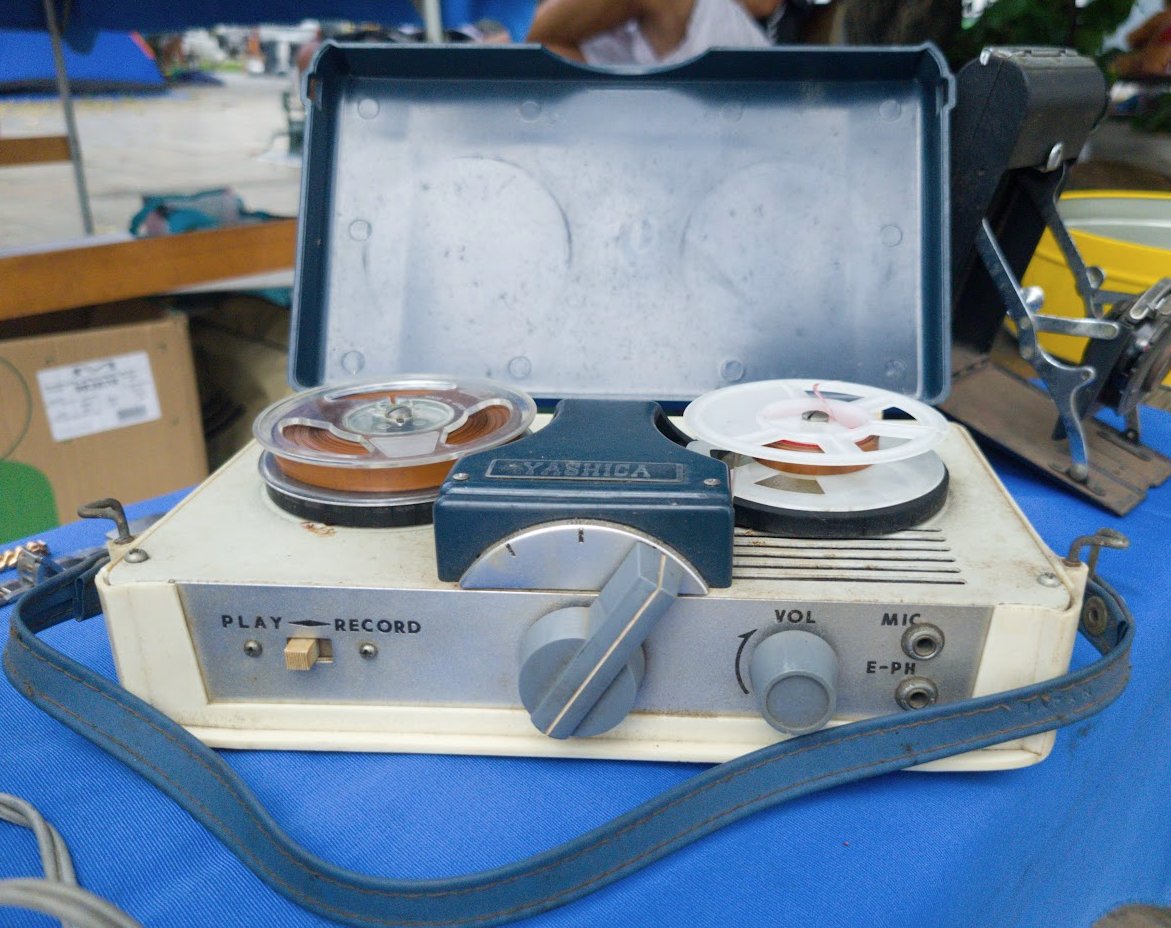 _bzra's tweet photo. @Snefer One of the many reasons why i love going to flea markets for this reason. Check out this tape recorder i found yesterday! https://t.co/CAE3m2H8z4