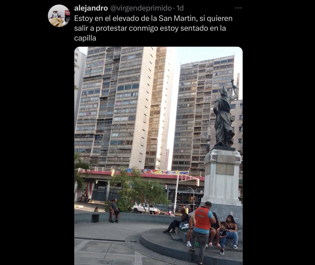 eldatove's tweet photo. #Urgente La dictadura de Nicolás Maduro, secuestró a un joven utilizando el GAES y después fue obligado a hacer vídeos para seguir tratar de difundir miedo a la población. El joven de nombre Wander Alejandro, ciudadano de Caracas, intento sin éxito convocar una manifestación #12E https://t.co/GyE4Gga1WL