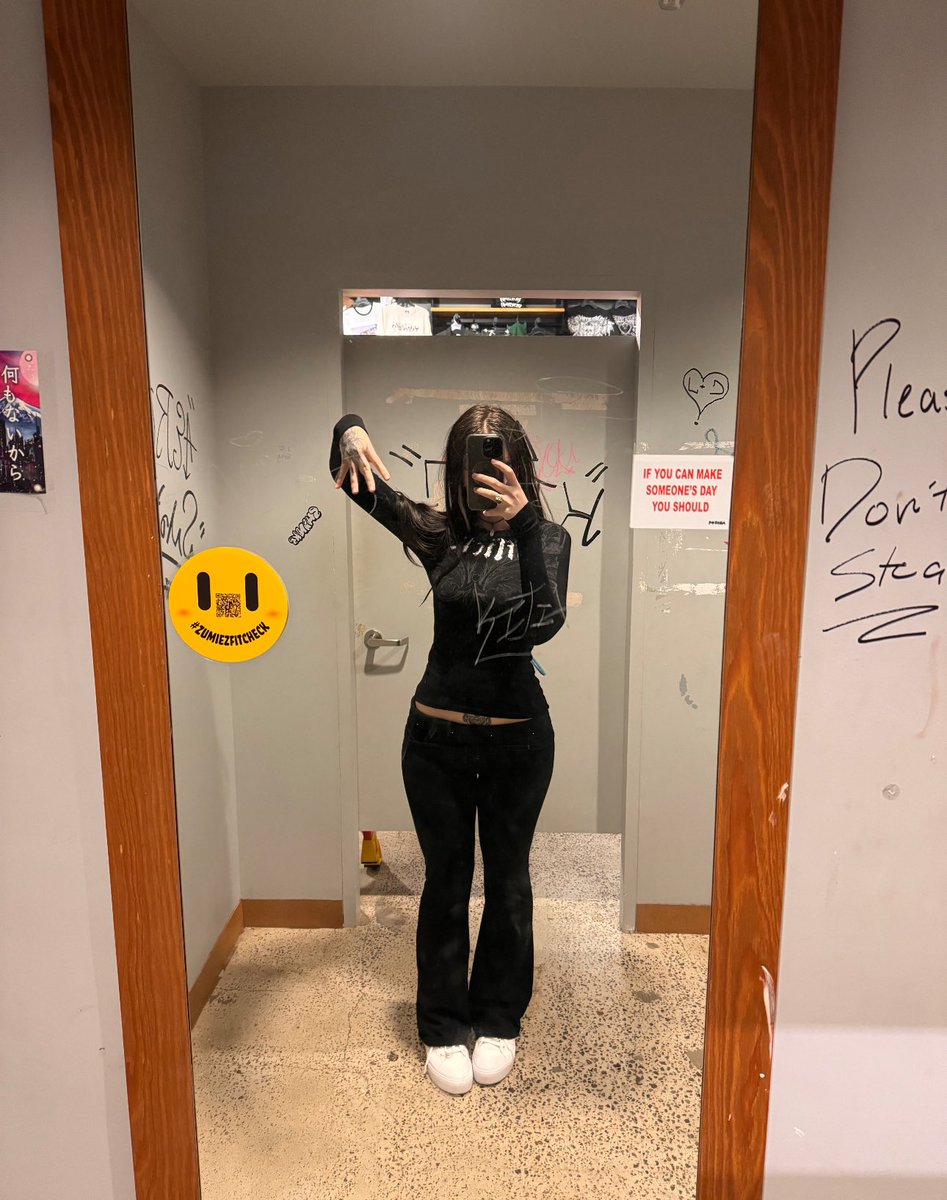tombwhore's tweet photo. me when the weed tell me to get scared https://t.co/vaLWiciNPn