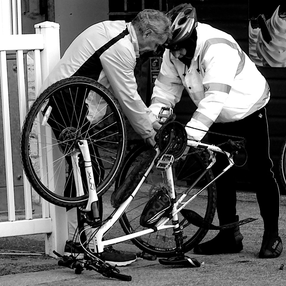 TR6STD3ACID's tweet photo. Looks Like A Puncture #streetphoto #streetphotography #photography #picture #pictures #image #images #street #streetscene #blackandwhite #blackandwhitephotography #thestreet #thestreets #urbanphotography #urban #cycling #bicycle #bicycles #cyslist #cyclists https://t.co/Ax2A5VNVu4