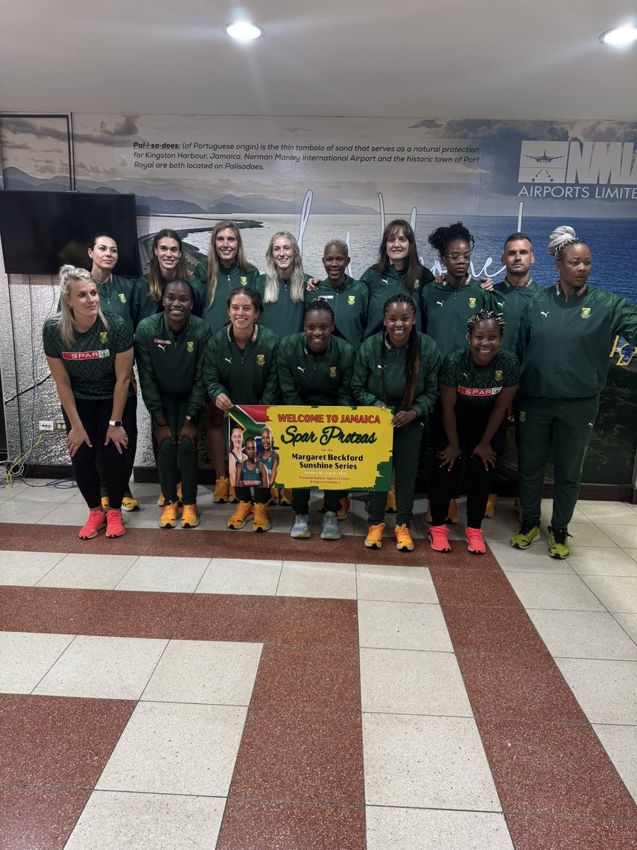 CoachMurdockJM's tweet photo. Welcome to Jamrock SPAR Proteas and Baby Proteas @Netball_SA https://t.co/JGCtqAqsdA