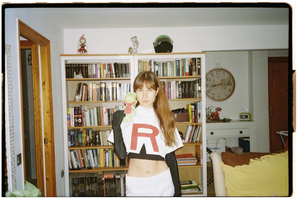 selpideeeeeeeee's tweet photo. HI 🏃‍♀️

i'm sélpide, a queer pop artist with no label/management whatsoever BUT the chance to perform in the same festival as

olivia rodrigo gracie abrams noah kahan alanis morissette

spare me a vote in https://t.co/pLw4Usg7rP so i can make it? today is the last voting day!!! https://t.co/NTzBP4uDnS