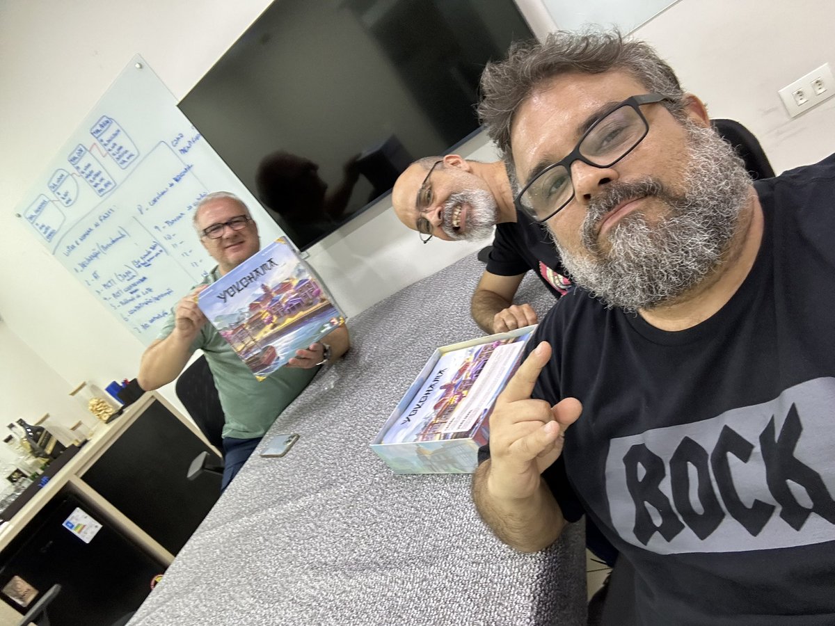 aftermatchbg's tweet photo. Curte TIKAL? O ano acabou com El Grande, Brass e Hansa e começou como? Endeavor e Tikal! Sou um cara de sorte!
#boardgames https://t.co/WRyyLXBcnW