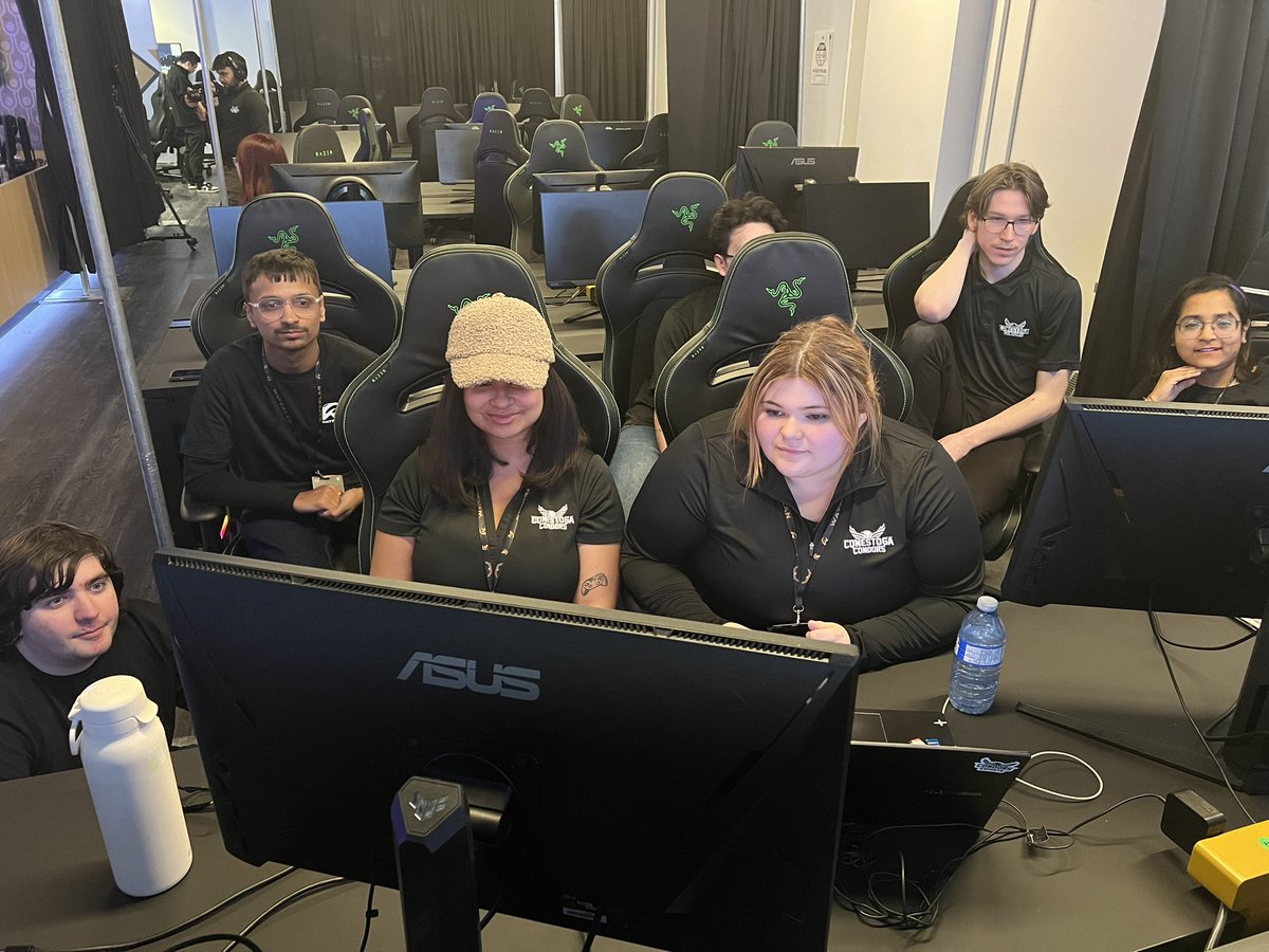condorsesports's tweet photo. Match so intense even the staff is watch partyingโฆ ๐ฌ๐ฌ
#WaterLAN https://t.co/eNiMs81Wka
