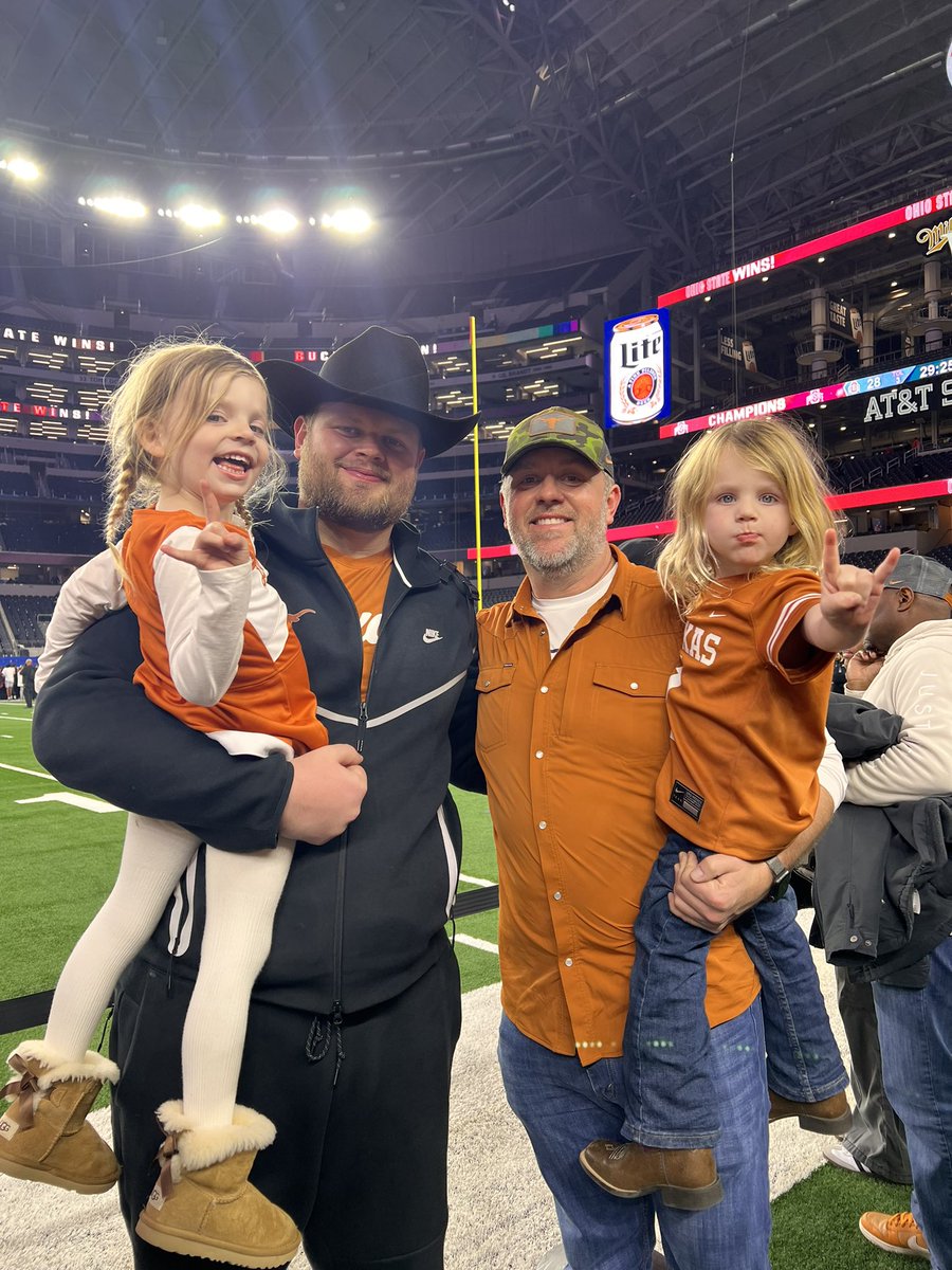 iCornbread's tweet image. Damnit H! What a ride. Thousands of hours, miles, and memories…all to get to this moment. Insanely proud of the man you’ve become and all you’ve accomplished. Didn’t want it to end but can’t wait to watch you tackle this next chapter and build you family with Paige! Love you 🤘