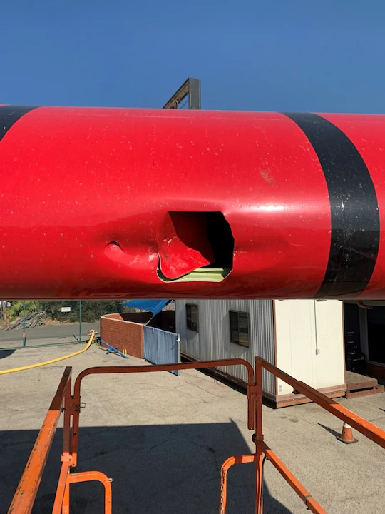 MarioNawfal's tweet photo. 🚨🇺🇸 DRONE PUNCHES HOLE IN LA FIREFIGHTING PLANE AS FBI HUNTS PILOT

FBI investigating after unauthorized drone left 3x6 inch gash in Super Scooper's wing during critical Palisades Fire mission. 

The vital firefighting aircraft managed to land safely despite damage.

Federal agents have launched Counter-Drone task force and tip hotline as incident risks 12-month prison term. 

These water-scooping planes are crucial fire weapons, but pilots must dodge both flames and illegal drones flying as low as 150 feet.

Source: FBI Los Angeles, FAA