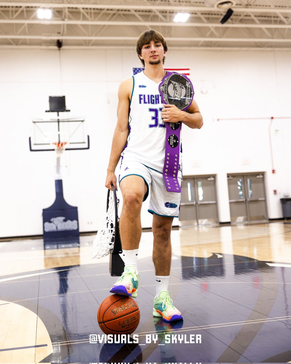 Flight22bball's tweet photo. Flight 22 Prep Academy 72
Florida Sports Academy 43
*Flight 22 Prep improves to 16-2 on the season.
#charlestoninvitational #bigshots 
@CadenGiles 14pts 9rebs 4blocks
@Oliver_S_R 11pts 4rebs
@CoreyxHairston 11pts
@ashton_gute 11pts https://t.co/4cdtFeGaPU