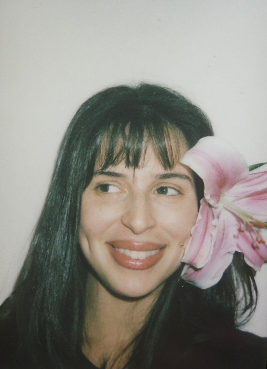 NathyPeluso's tweet image. Feliz cumpleaños perra! Llegaste a los treinta tremenda potra contenta 🎂bendiciones capris