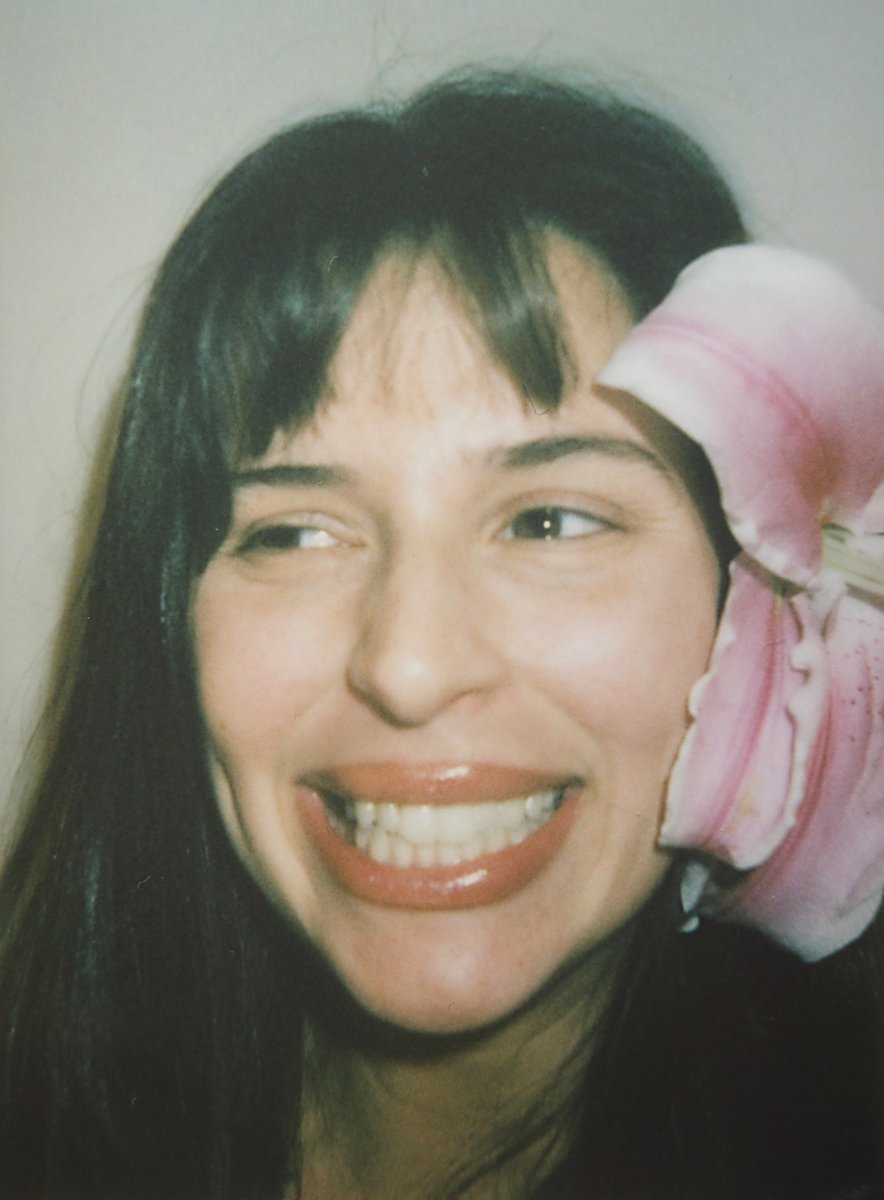 NathyPeluso's tweet image. Feliz cumpleaños perra! Llegaste a los treinta tremenda potra contenta 🎂bendiciones capris