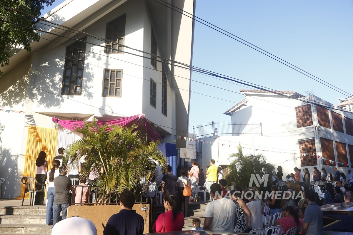 LaNacionPy's tweet photo. #Chiquitunga. ¡Nuestra beata cumple 100 años!
En el monasterio de Carmelitas Descalzas, en Asunción, se celebró este domingo el centenario del nacimiento de María Felicia de Jesús Sacramentado con una misa.
Fotos: Eduardo Velázquez/NM
#TodoEstáEnLN https://t.co/ZM3KwhF9kS