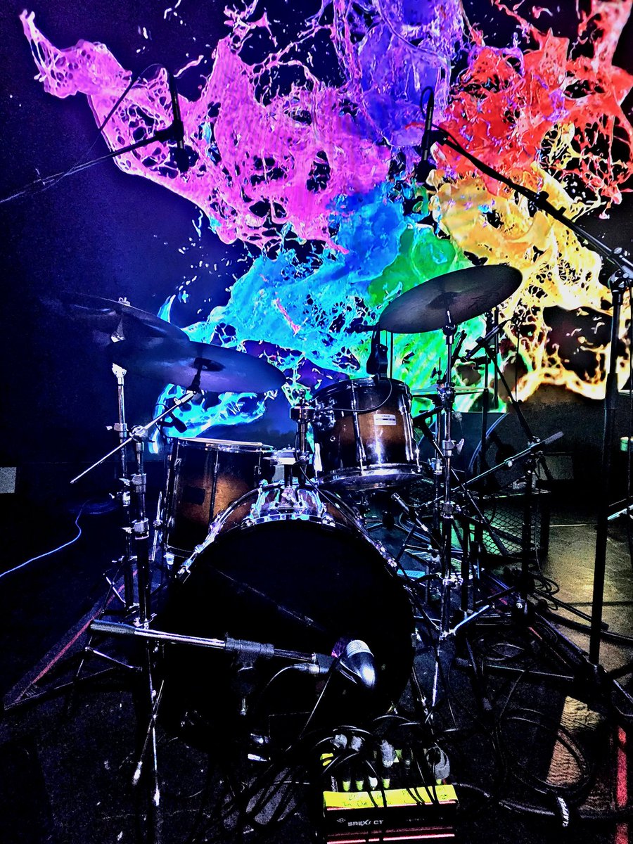 おはようございます！
昨夜は福山芳樹台湾公演。
FUKUYAMA FIRE!!! in TAIPEI 
こちらも久しぶりに会場の皆さんの熱い歌声と共に奏でることが出来て感動しました！
谢谢! 讚!!!
