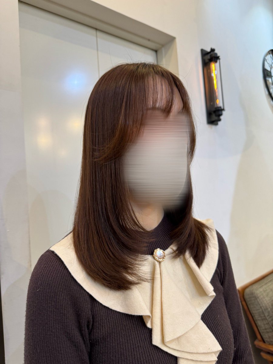 MINATO_24_'s tweet photo. バッサリcut ✂︎

最近は、レイヤーカットに特に力入れてます

鎖骨より長く、3cm以上切っても良い方
ぜひカットさせて下さい✨️

🏠Belle 銀座 並木通り店

cut＋3stepトリートメント ¥0
cut＋Premiumトリートメント ¥2,000

 #美容師 #カットモデル #レイヤー #Aujua #東京 #美髪 #トリートメント https://t.co/xemjTP0Y1L