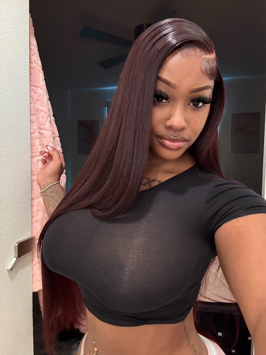 mari 🫦 tweet media