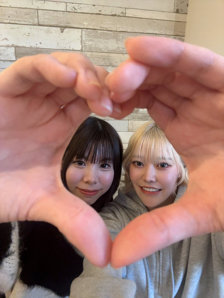 00_ayk_A's tweet photo. 生誕イベント🍕💚
過去一チェキの距離近くて幸せすぎてほんとに死ぬかと思った🥲💭💭
のぴの金髪ビジュがいっちばん大好きだからほんとに可愛すぎてやばかったт  ̫ т♡
やっぱりのぴさんは最強の推しですねほんとに楽しかったよ〜〜🥹 2日間とっても幸せでしたありがとう大好き❕🩷

 #ピノッ子 https://t.co/mVbO86pAzl