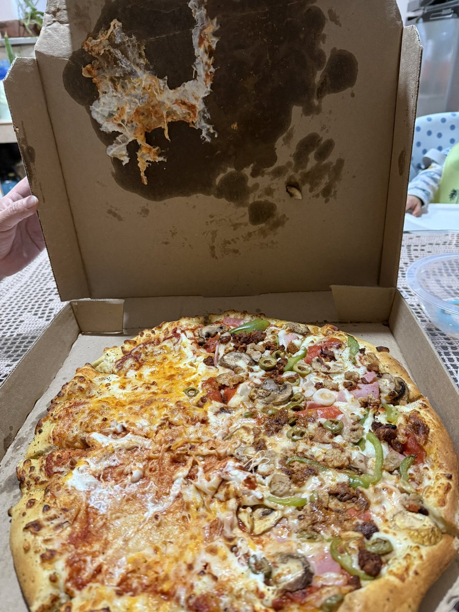 Tania_0115's tweet photo. @dominos cada vez peor la calidad de su servicio https://t.co/3iRnAtC9pX