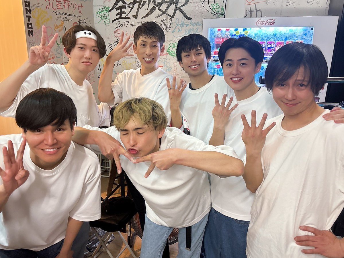 1/6新年1発目ありがとうございました！月曜メンバー全員で初日迎えられて良かったです🌙残り4ヶ月よろしくお願いします！