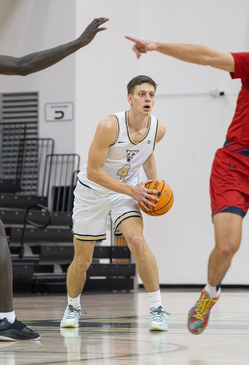 UCCSMBB's tweet photo. make that 5 straight W’s and 10 on the season 📕

#TeamUCCS https://t.co/thBmFXF6D0