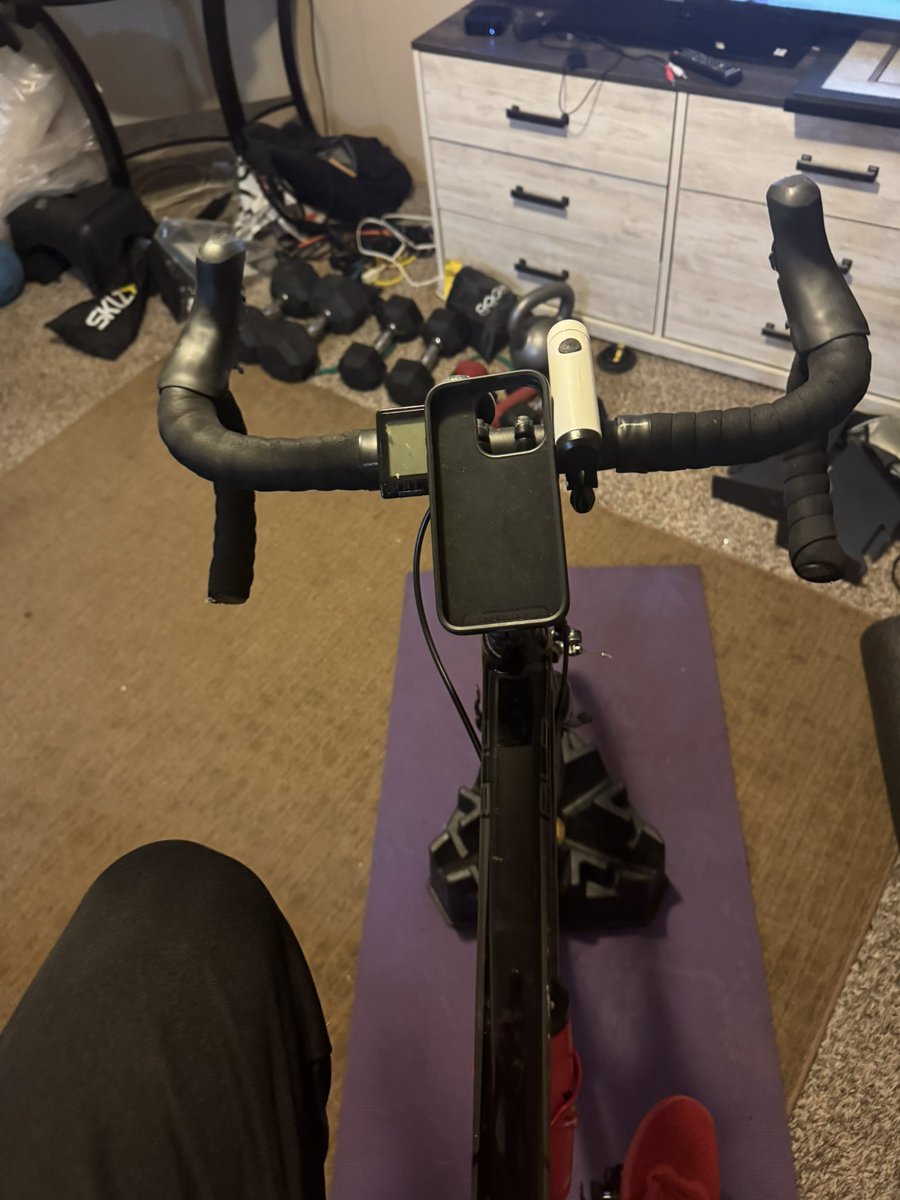 AgentUlland's tweet image. #WorkoutSunday
I got my exercise in on my bike trainer, felt so good to get a workout in.