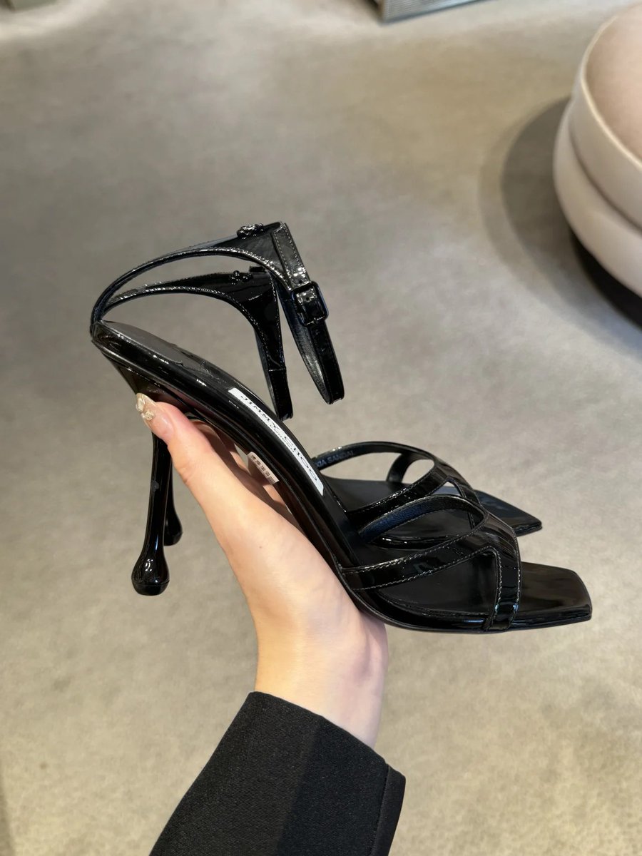 Bitcoin_Nation's tweet image. The shoes are very🥰🥰😁