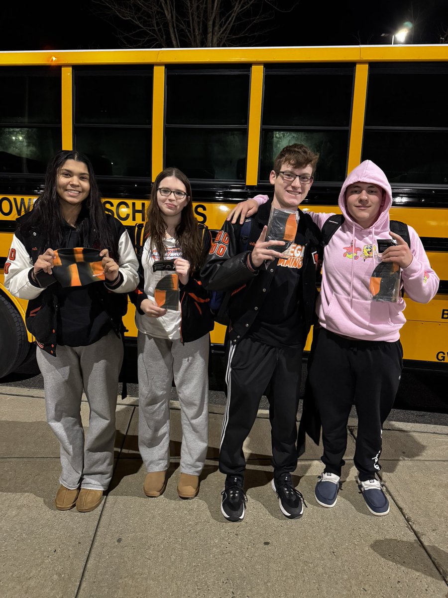 Bengalswim's tweet photo. Wow, just wow!  That was an amazing meet! 
35 PBS with some MASSIVE time drops from almost every swimmer
3 School Records (Chris D 200 &amp; 500, Emily 500)
6 Shores QT (with a handful of others SUPER close!)

SOM: Chris D, Chris H, Emily &amp; Natalia
🔥💥

@CoachT_BHS 
@bengalpride67 https://t.co/AYrDqmIsod