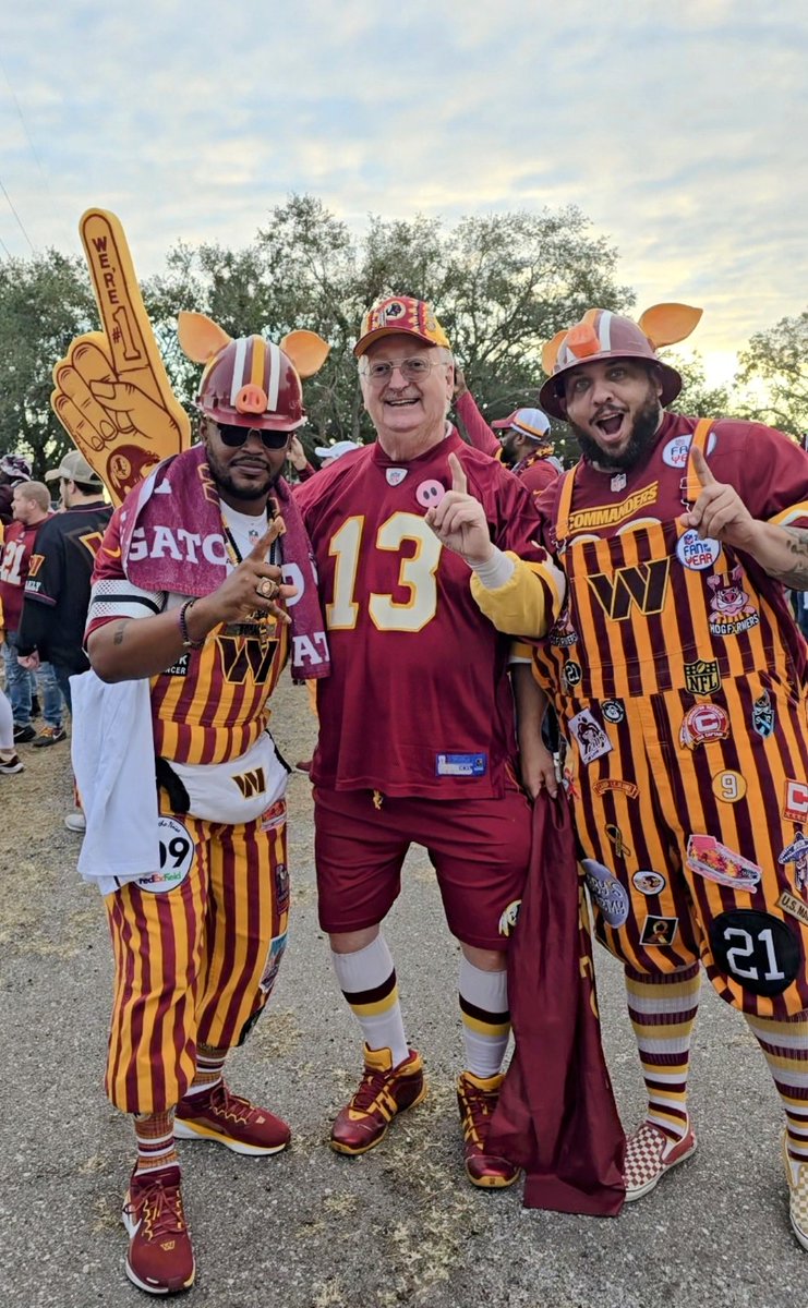 HogfarmerChris's tweet photo. Is it a playoff game without an original Hogettes❓️ #RaiseHail 🐽 https://t.co/1aWV5yhtUl